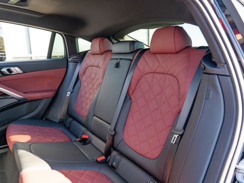 Used 2025 BMW X6 xDrive40i w/ Climate Comfort Package image 16