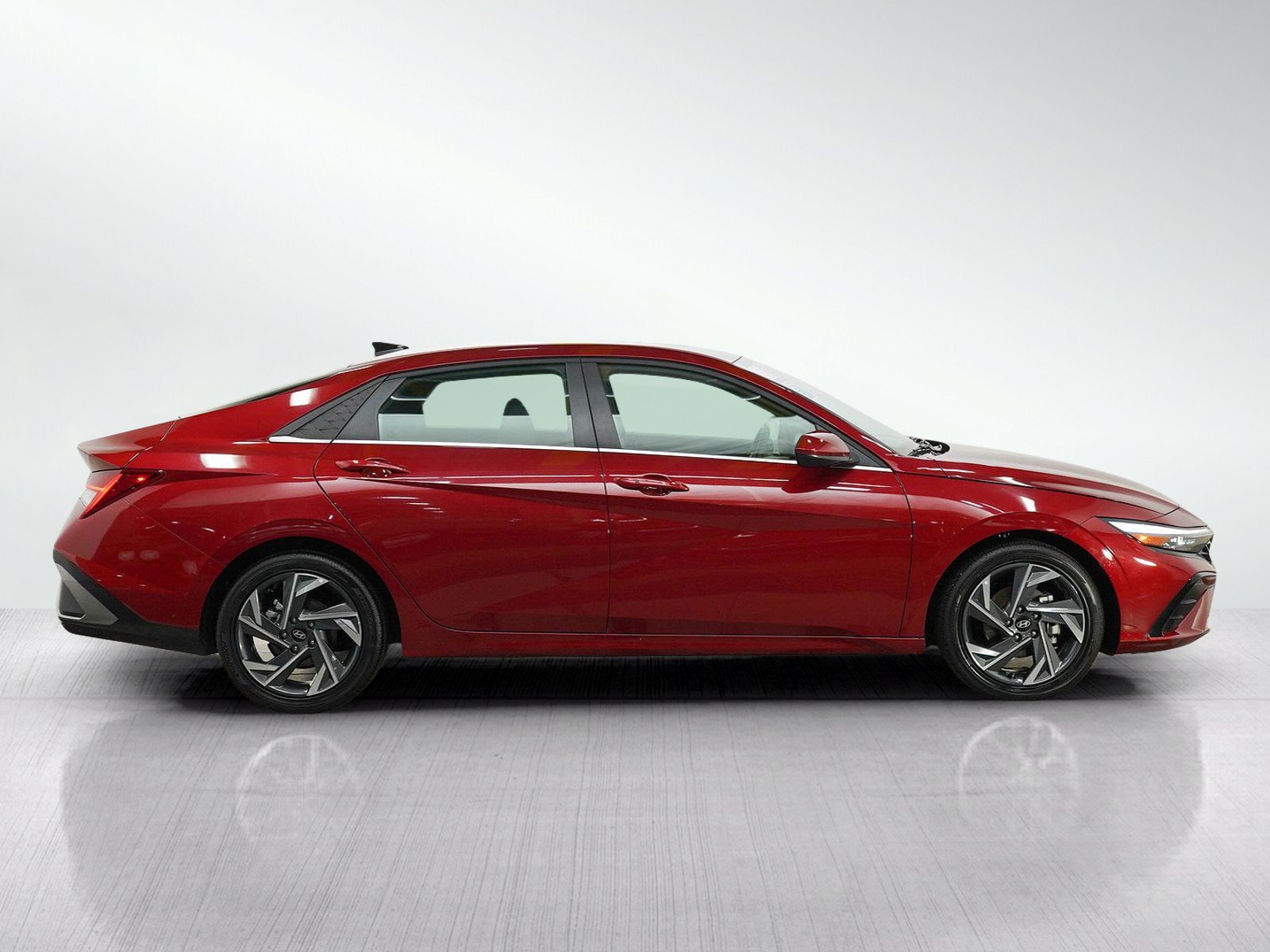 Used 2025 Hyundai Elantra SEL FWD image 6