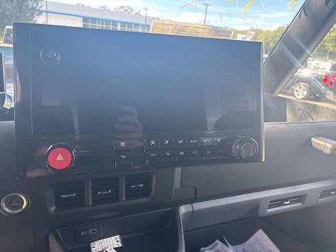 Used 2024 Chevrolet Brightdrop 400 w/ Commercial Equipment Package image 12