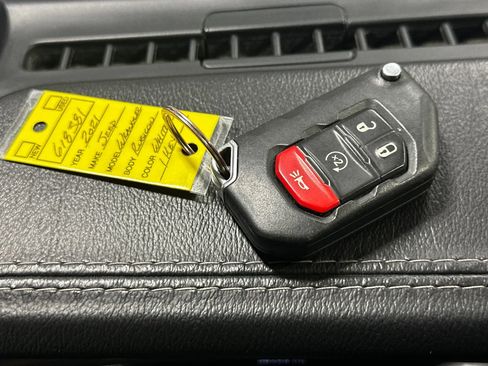 Used 2021 Jeep Wrangler Unlimited Rubicon image 40