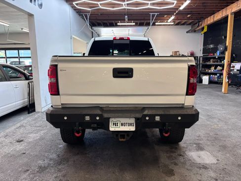 Used 2016 GMC Sierra 2500 Denali w/ Duramax Plus Package AWD/4WD image 9
