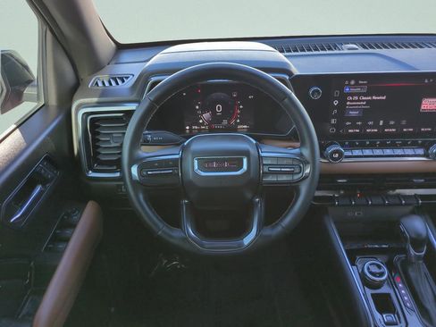 Used 2023 GMC Canyon AT4 w/ AT4 Premium Package AWD/4WD image 12