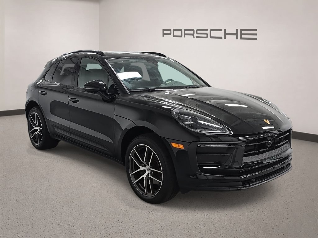 Certified 2026 Porsche Macan AWD/4WD image 8