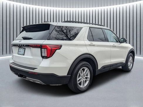 New 2026 Ford Explorer Active w/ Active Comfort Package image 3