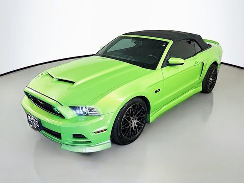 Used 2014 Ford Mustang GT RWD image 38