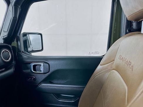 Used 2022 Jeep Wrangler Unlimited Sahara w/ Cold Weather Group image 31