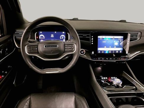 Used 2022 Jeep Wagoneer Series II AWD/4WD image 5