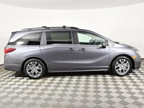 Certified 2025 Honda Odyssey Touring image 5