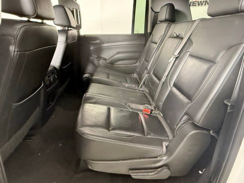 Used 2019 Chevrolet Suburban LT RWD image 6