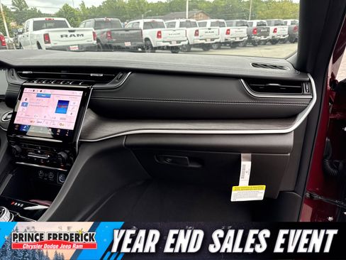 New 2025 Jeep Grand Cherokee L Limited image 17