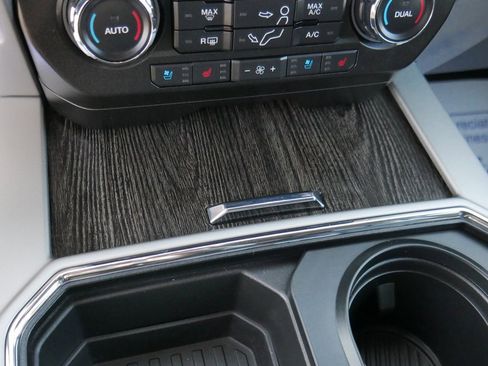 Used 2021 Ford F250 Lariat w/ Chrome Package image 56