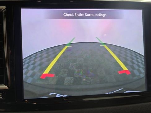 Used 2024 Chrysler Pacifica Touring-L image 31