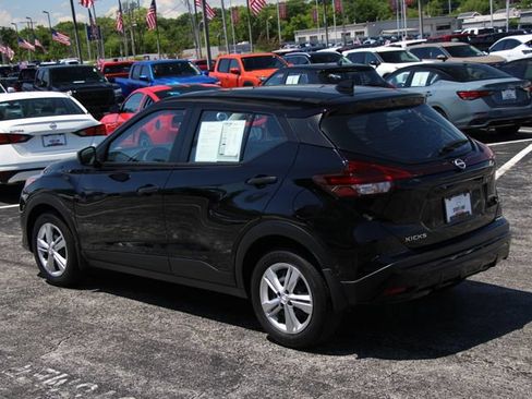 Certified 2025 Nissan Kicks Play S FWD image 3