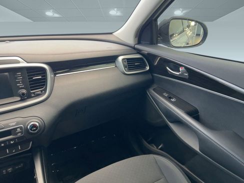Used 2020 Kia Sorento S image 27