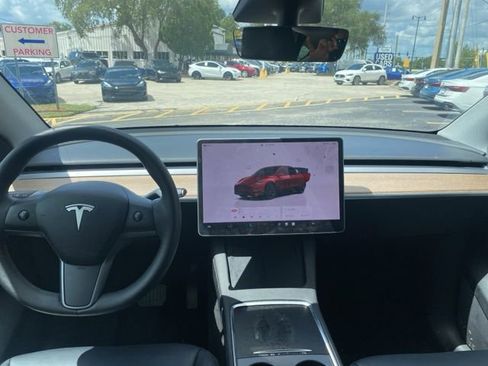 Used 2023 Tesla Model Y Long Range AWD/4WD image 9