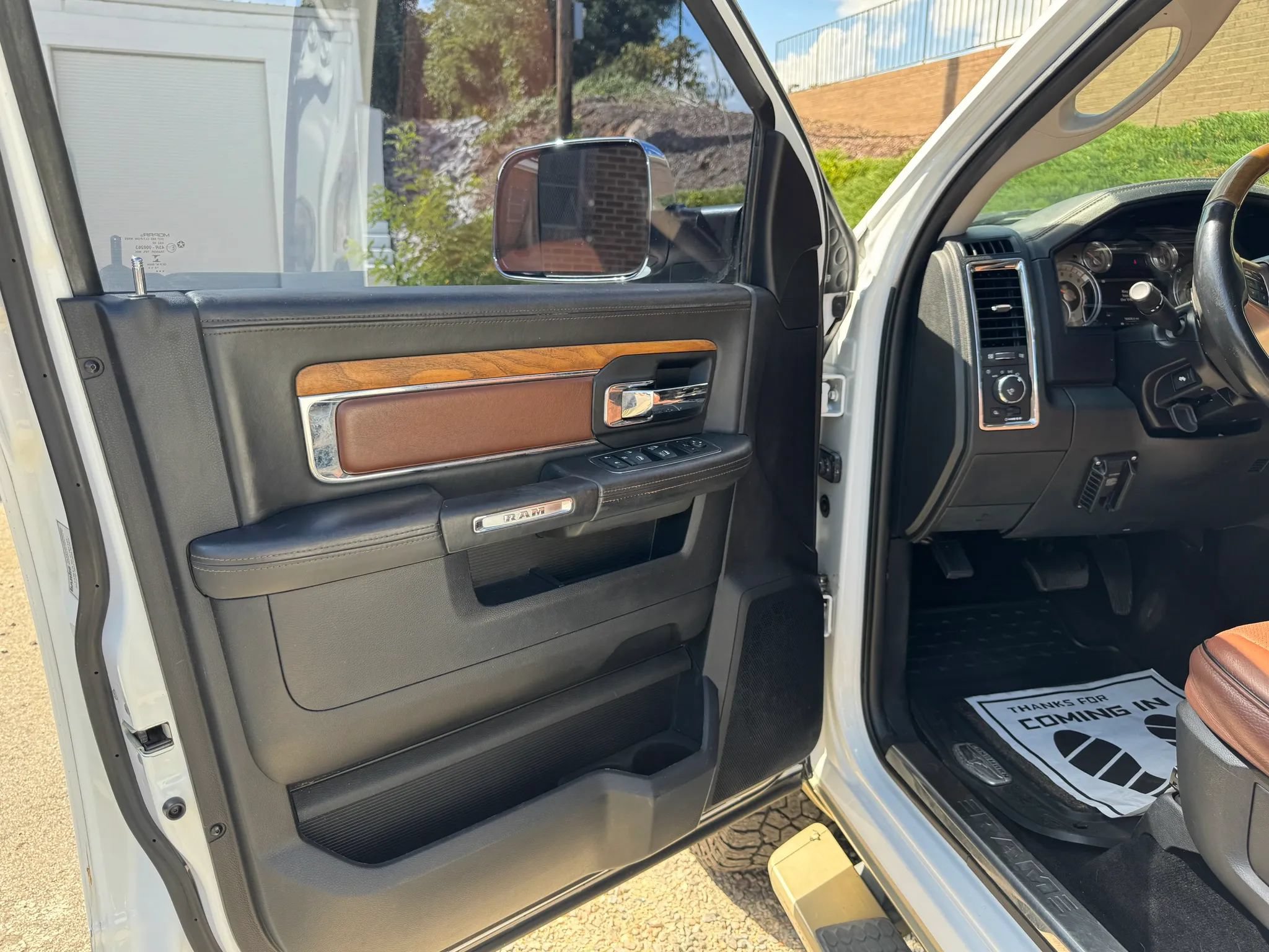Used 2015 RAM 3500 Laramie Longhorn AWD/4WD image 16