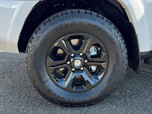 Used 2021 Toyota 4Runner SR5 Premium w/ Moonroof Package image 10