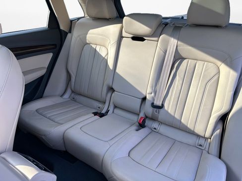 Used 2018 Audi Q5 2.0T Premium w/ Convenience Package image 12