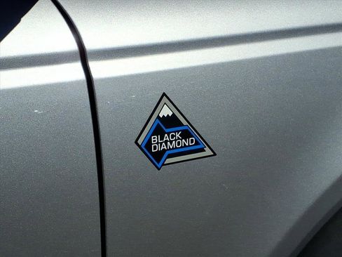 Used 2022 Ford Bronco Black Diamond image 6