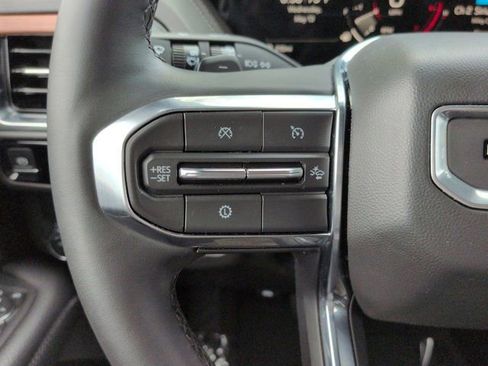Used 2025 GMC Yukon Denali RWD image 23