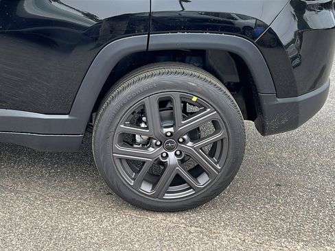 New 2026 Jeep Compass Latitude image 12