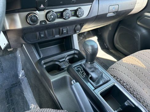 Used 2020 Toyota Tacoma SR AWD/4WD image 17