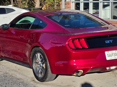 Used 2015 Ford Mustang GT image 5