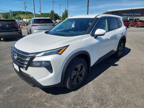 New 2026 Nissan Rogue SV w/ Cold Weather Package AWD/4WD image 4