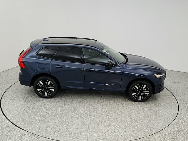 New 2027 Volvo XC60 B5 Core AWD/4WD image 16