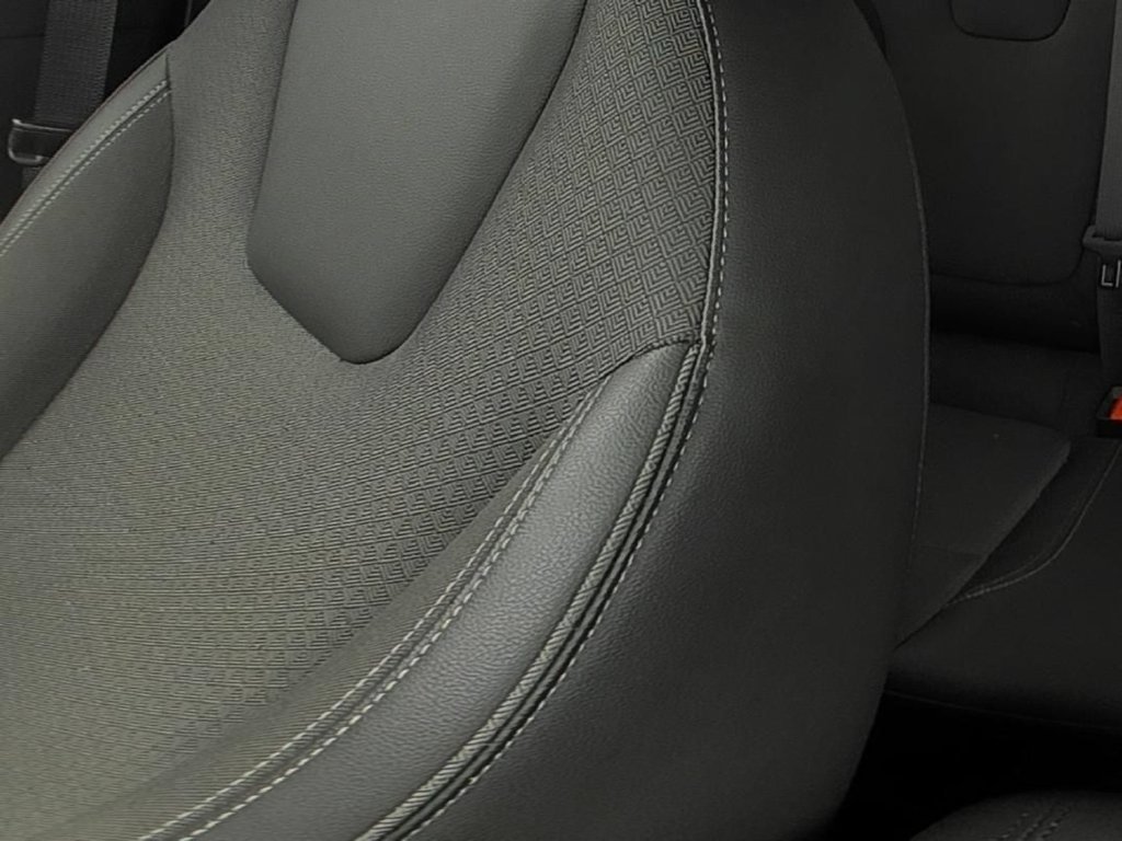 Used 2024 Buick Encore GX Preferred w/ Comfort Package FWD image 12