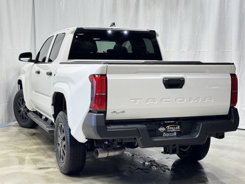 Used 2025 Toyota Tacoma SR image 4