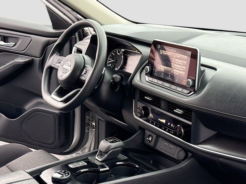 Certified 2024 Nissan Rogue SV image 5