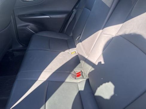 Used 2022 Toyota Venza XLE image 13