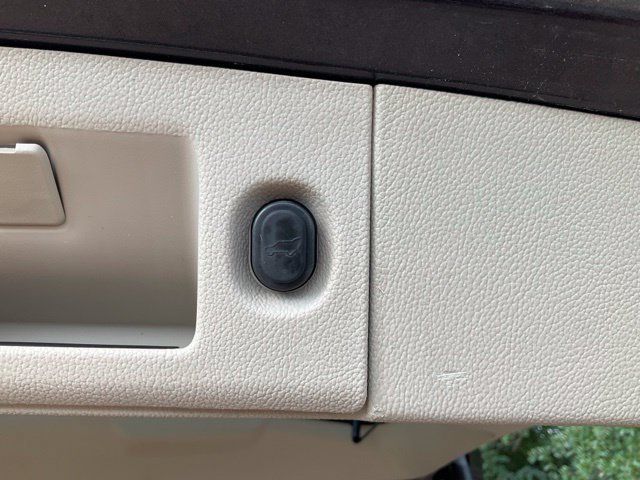 Used 2015 Cadillac Escalade ESV Premium AWD/4WD image 22