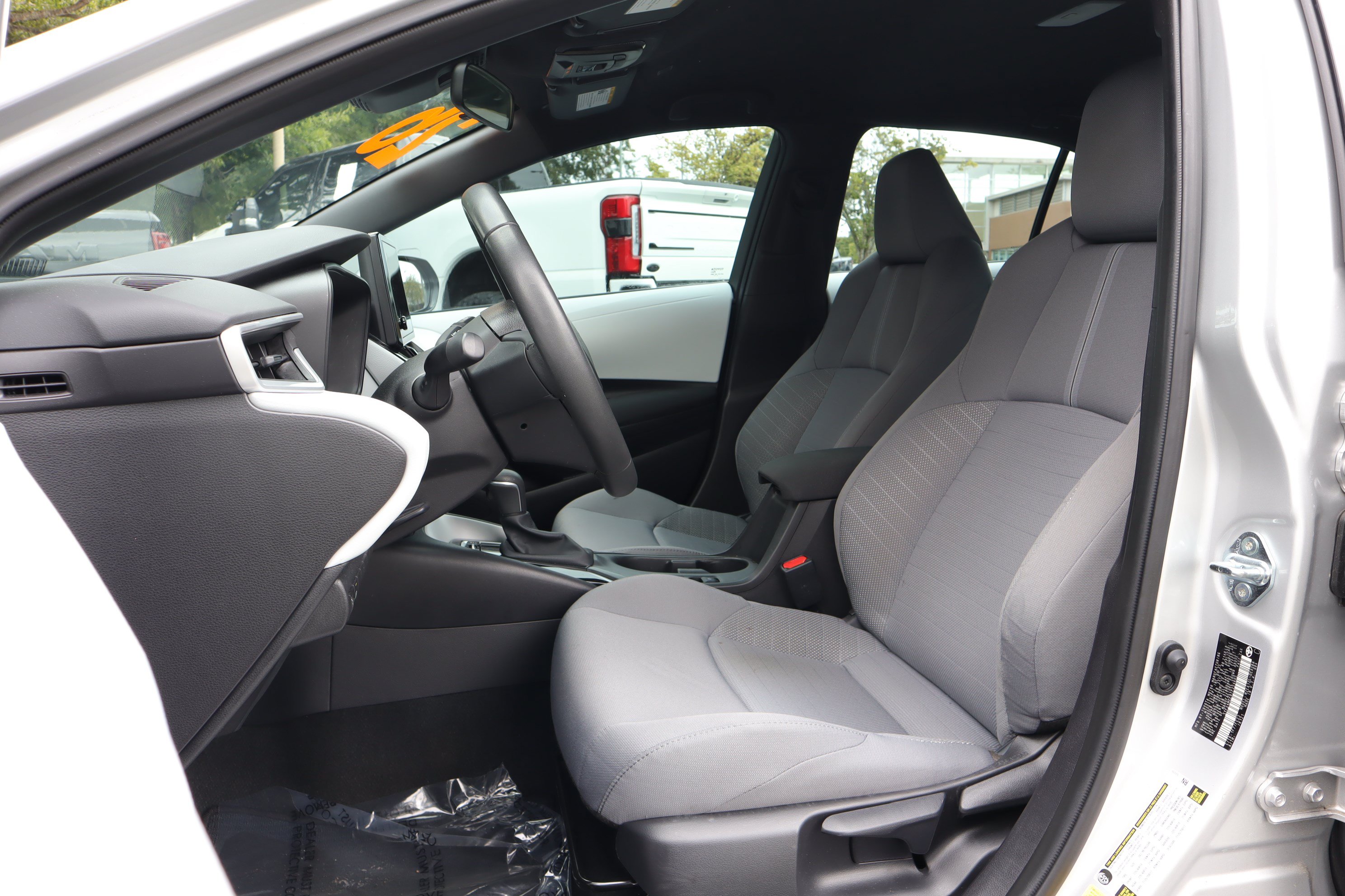 Used 2026 Toyota Corolla SE FWD image 8