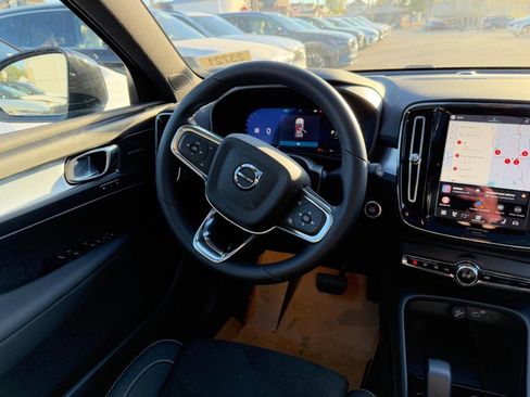 New 2026 Volvo XC40 B5 Ultra w/ Climate Package image 7