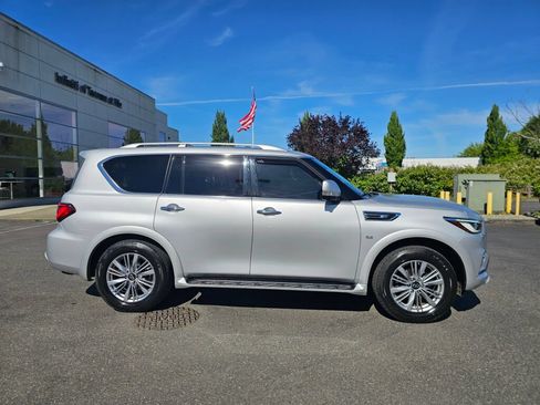 Used 2018 INFINITI QX80 4WD w/ Driver Assistance Package image 8