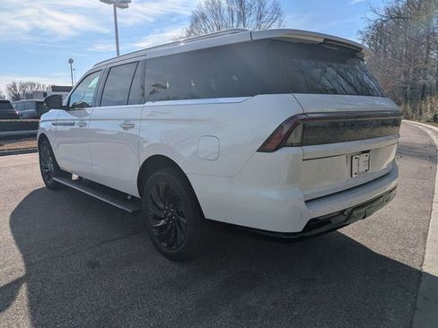 New 2026 Lincoln Navigator L Black Label AWD/4WD image 10