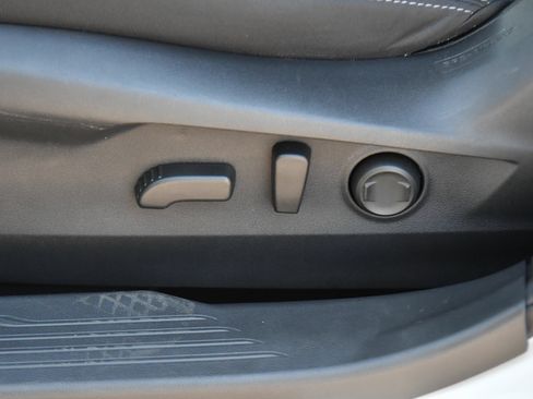 Used 2023 Subaru Outback Premium AWD/4WD image 17