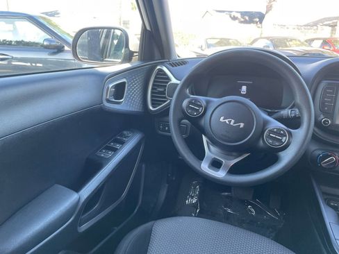 Used 2025 Kia Soul LX w/ LX Technology Package image 30