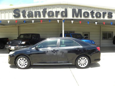 Used 2013 Toyota Camry XLE FWD image 3