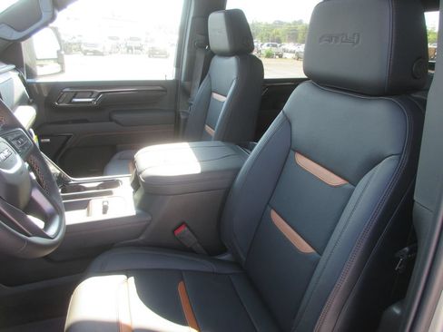 New 2026 GMC Sierra 2500 AT4 w/ AT4 Premium Plus Package AWD/4WD image 12