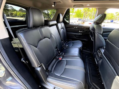 Certified 2025 Honda Pilot Touring image 21