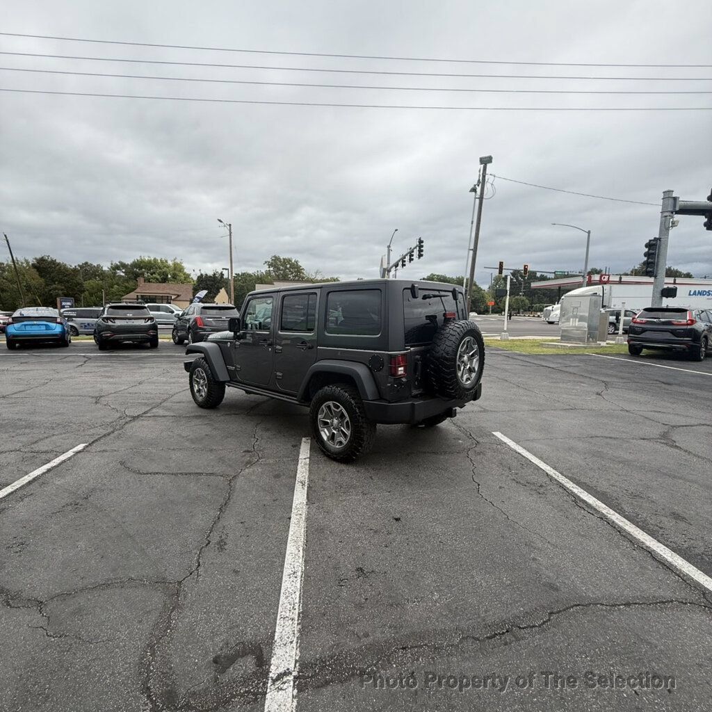 Used 2016 Jeep Wrangler Unlimited Rubicon w/ Connectivity Group AWD/4WD image 10