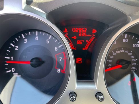 Used 2015 Nissan Juke SL FWD image 9