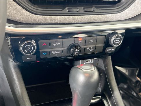 Used 2022 Jeep Compass Latitude image 15