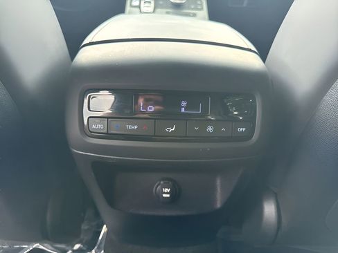 Used 2025 Hyundai Palisade SEL FWD image 30