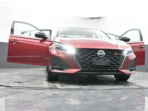 Used 2024 Nissan Altima 2.5 SR w/ SR Premium Package image 73