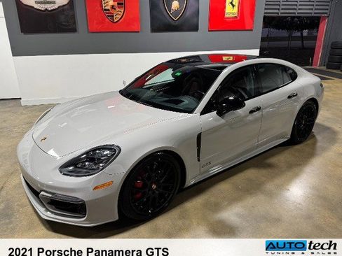 Used 2021 Porsche Panamera GTS image 2