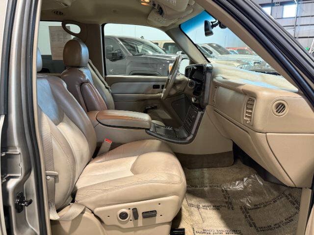 Used 2003 GMC Yukon XL Denali AWD/4WD image 34